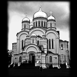 Храмы и церкви на памятниках